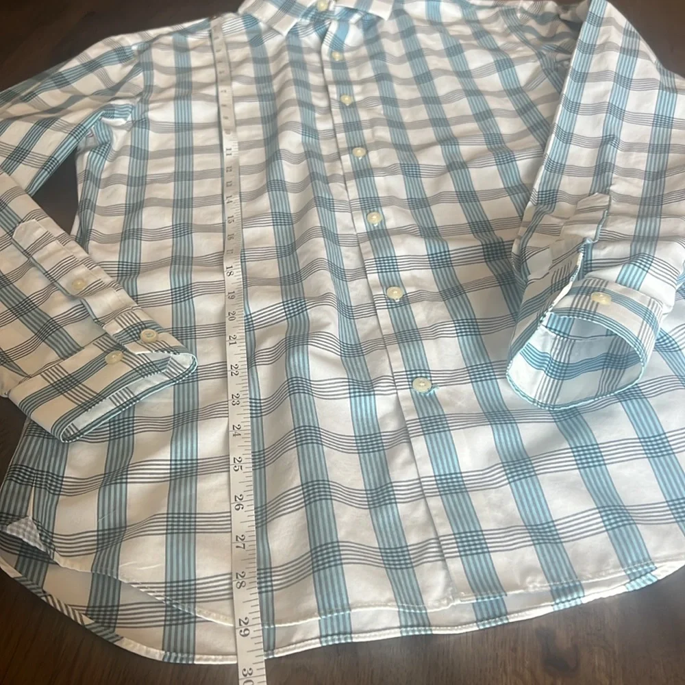 Banana Republic Men's Blue and White Checkered Grant Fit Non-Iron Shirt Small
